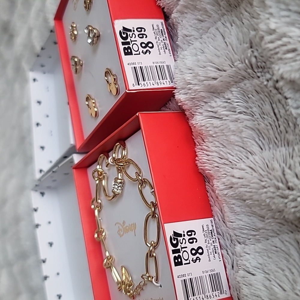 Disney Earrings and Bracelet - Picture 4 of 6